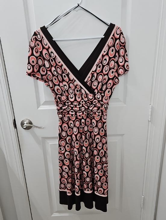 Sandra Darren Dresses & Skirts - Sandra Darren Pink and Brown Geometric Wrap Midi Dress
